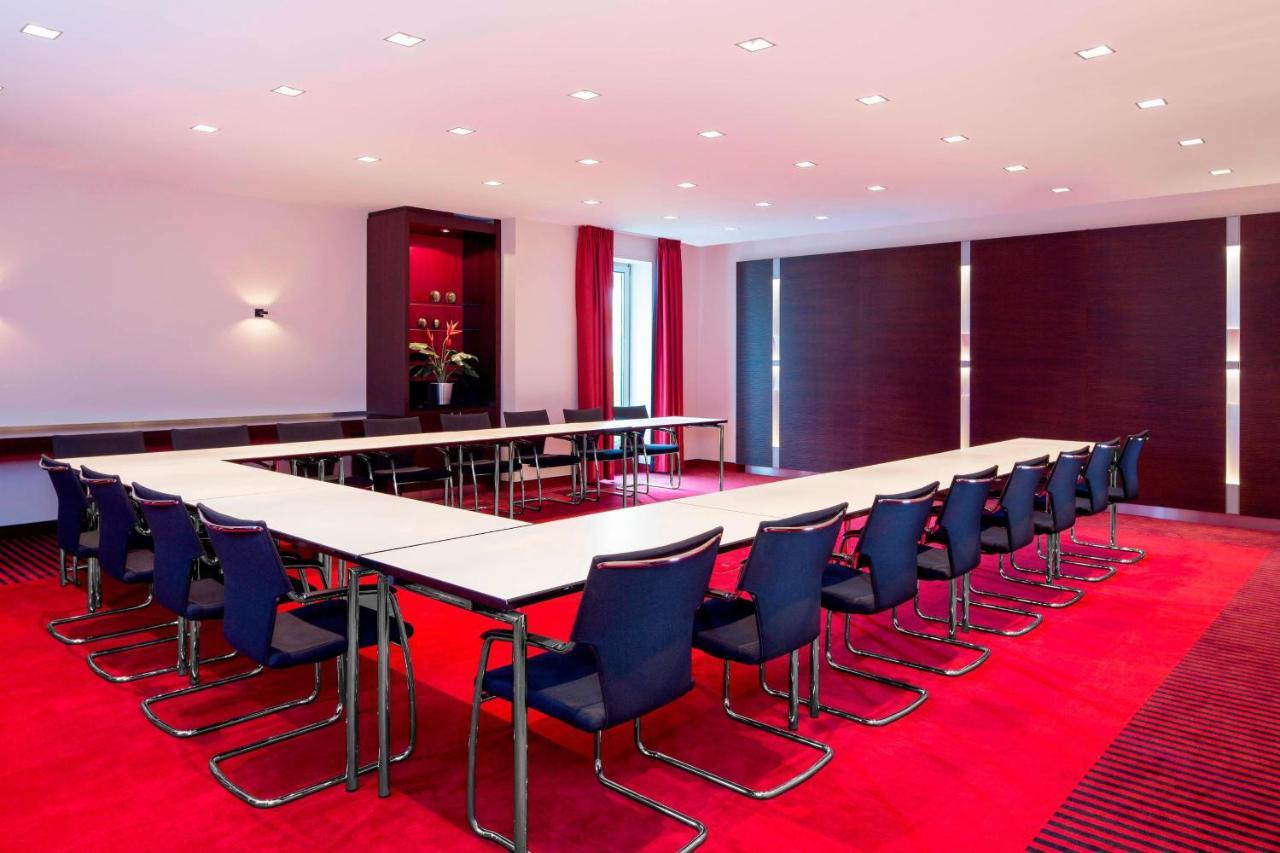 Sheraton Duesseldorf Airport Hotel Ngoại thất bức ảnh