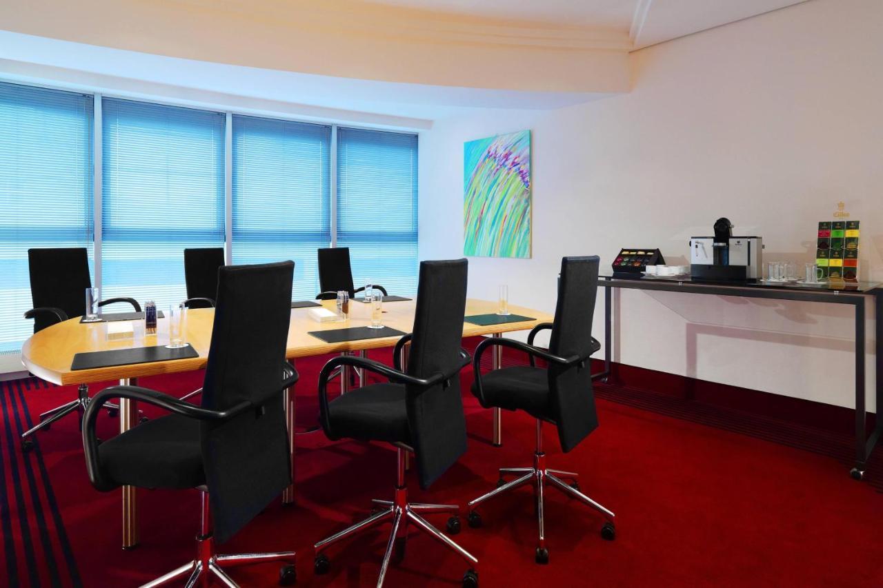 Sheraton Duesseldorf Airport Hotel Ngoại thất bức ảnh