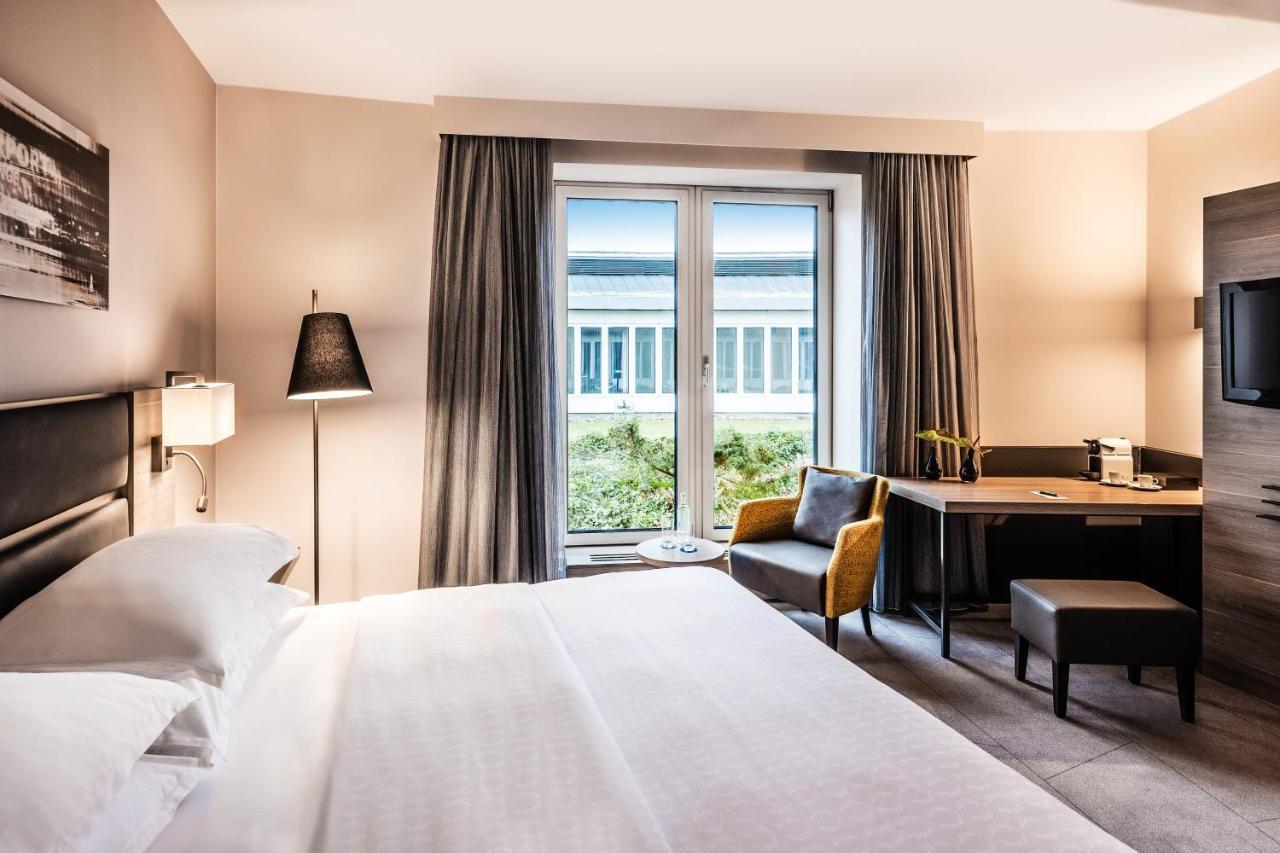 Sheraton Duesseldorf Airport Hotel Ngoại thất bức ảnh