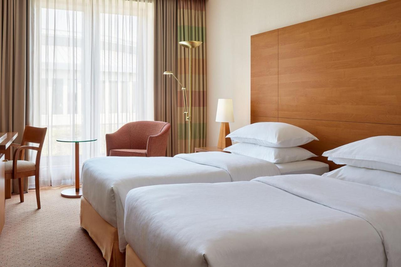 Sheraton Duesseldorf Airport Hotel Ngoại thất bức ảnh
