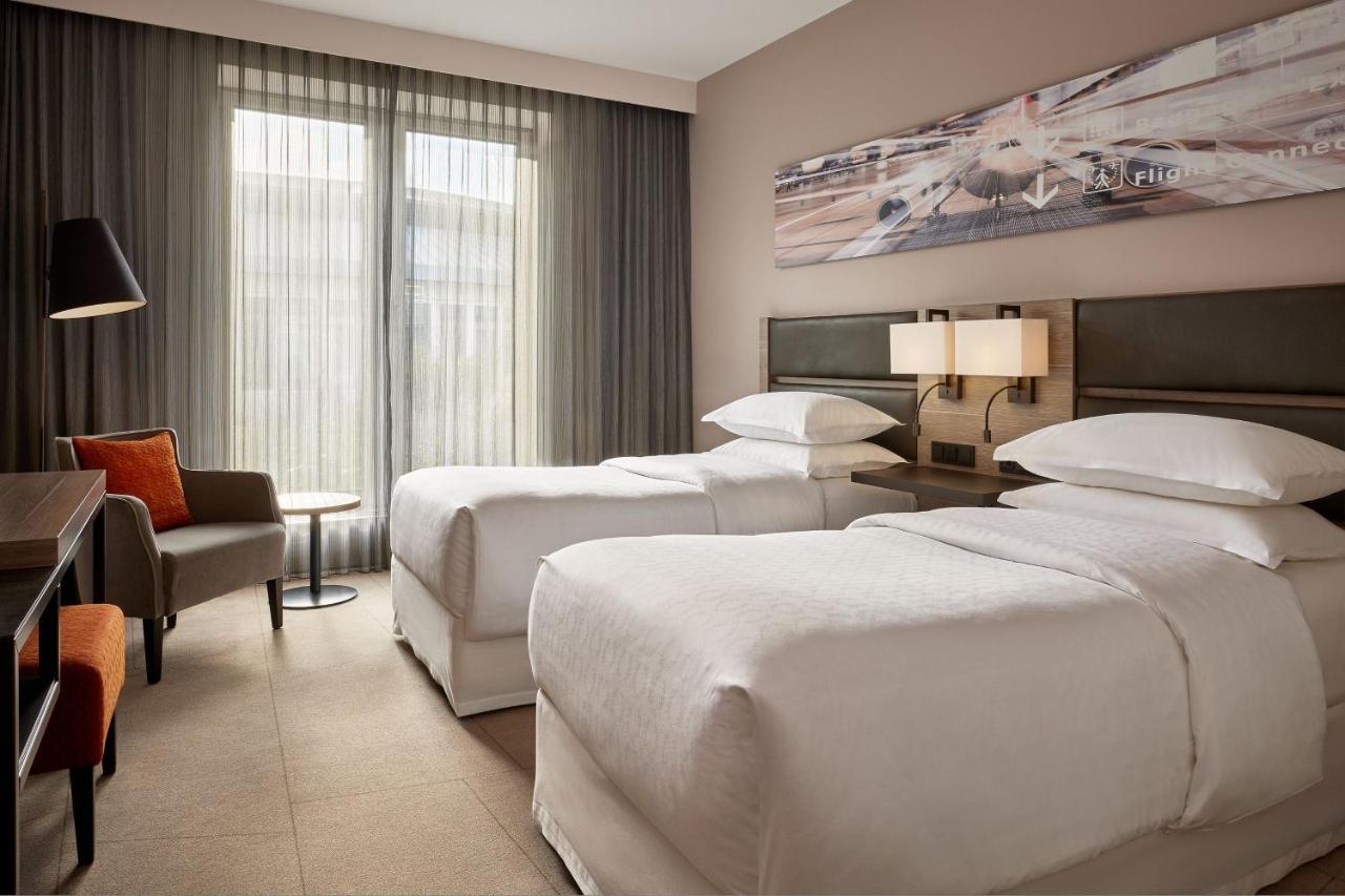 Sheraton Duesseldorf Airport Hotel Ngoại thất bức ảnh