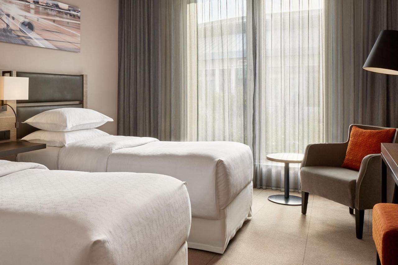 Sheraton Duesseldorf Airport Hotel Ngoại thất bức ảnh