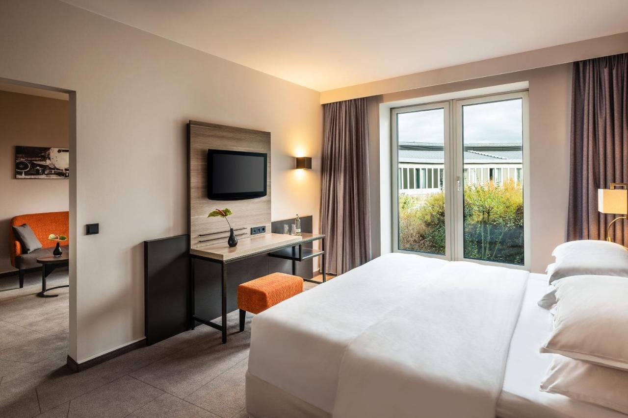 Sheraton Duesseldorf Airport Hotel Ngoại thất bức ảnh