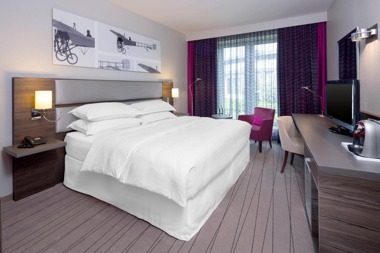 Sheraton Duesseldorf Airport Hotel Ngoại thất bức ảnh