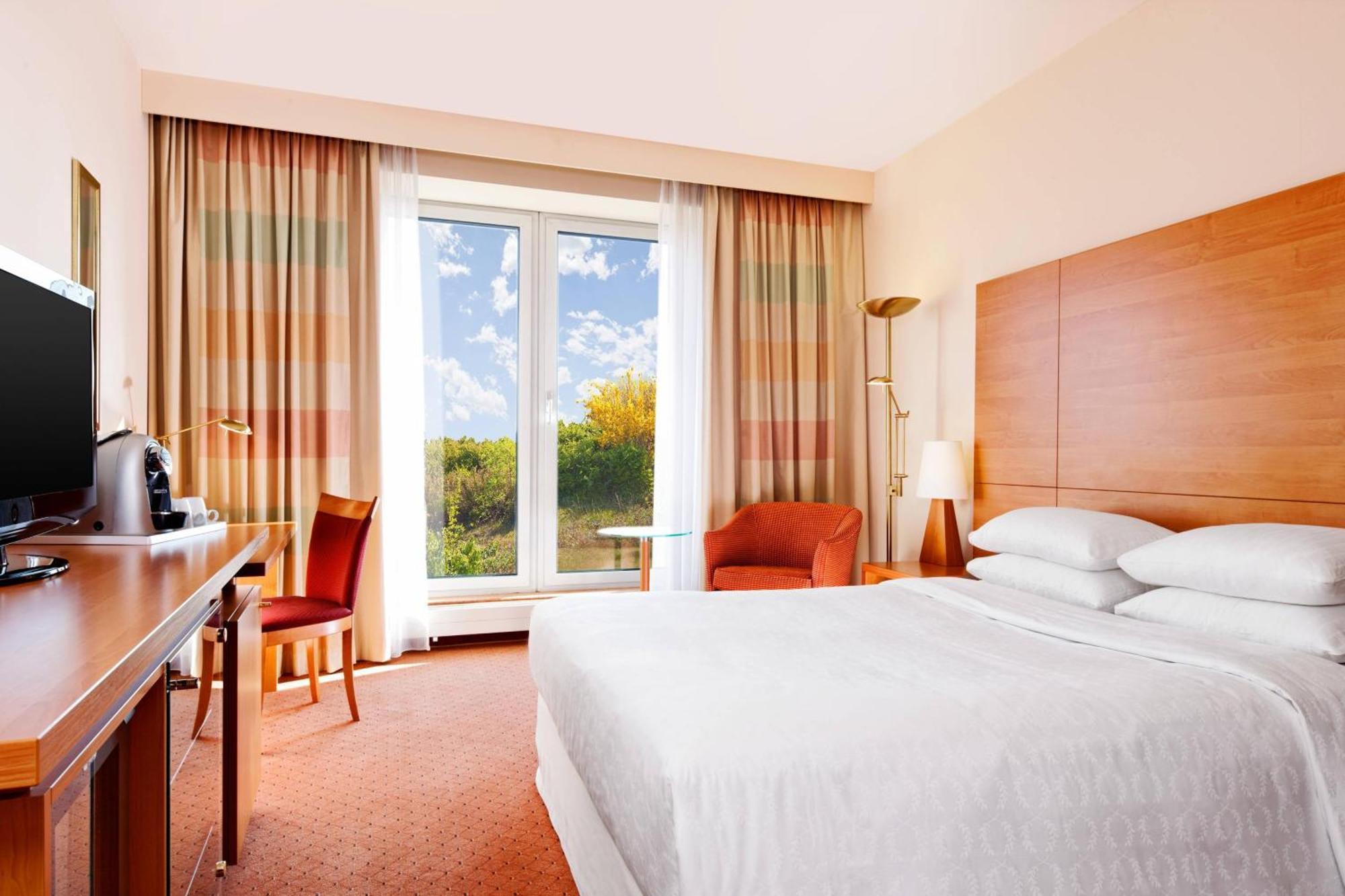 Sheraton Duesseldorf Airport Hotel Ngoại thất bức ảnh