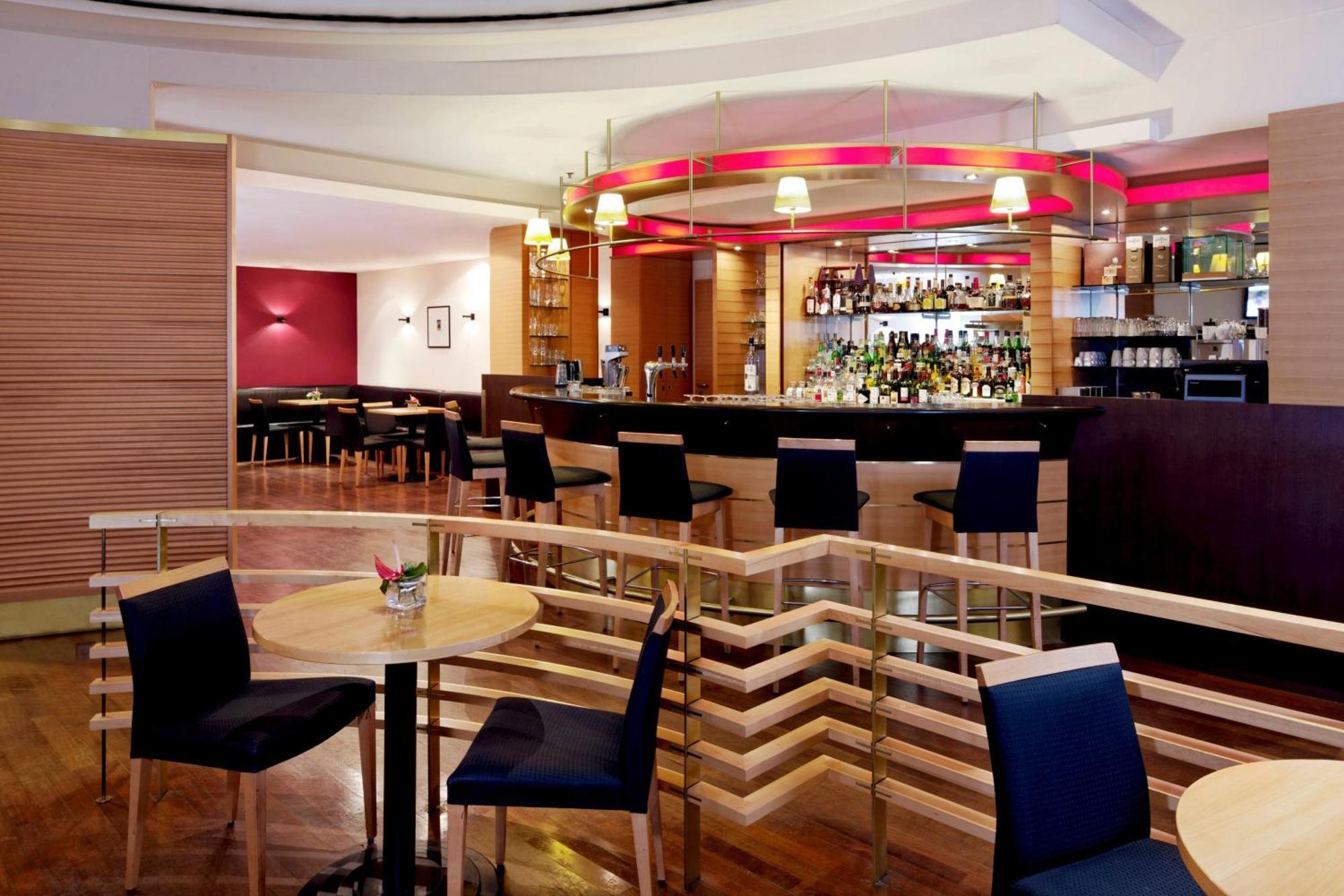 Sheraton Duesseldorf Airport Hotel Ngoại thất bức ảnh